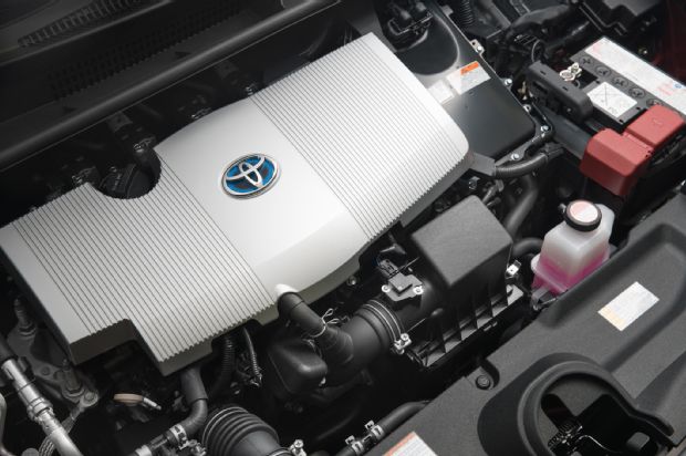 2016 Toyota Prius Two Under The Hood 01