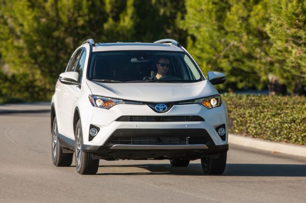 2016 Toyota Rav4 Hybrid XLE Front View In Motion