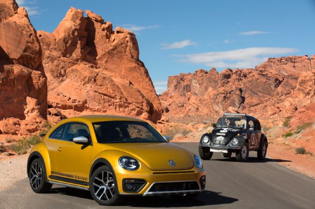 2016 Volkswagen Beetle Dune Front Three Quarters