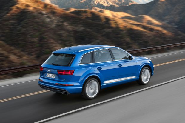 2017 Audi Q7 Rear Three Quarter In Motion 02