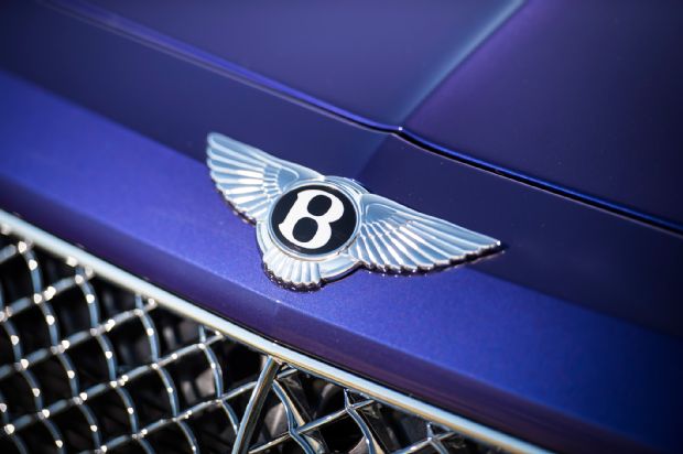 2017 Bentley Bentayga Badge 03