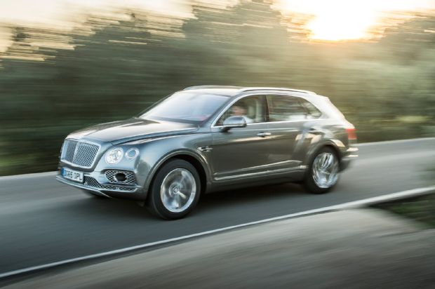 2017 Bentley Bentayga Front Three Quarter In Motion 13