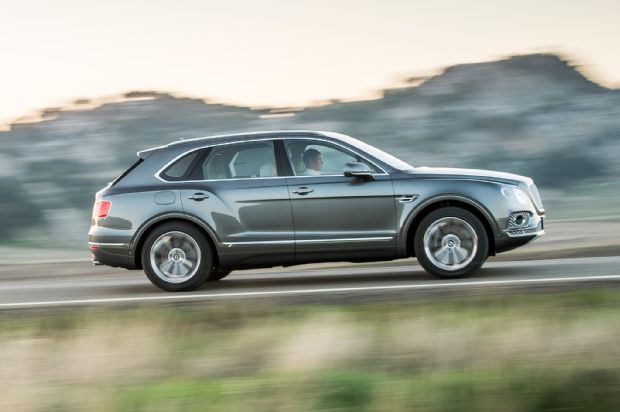 2017 Bentley Bentayga Side Profile In Motion 01
