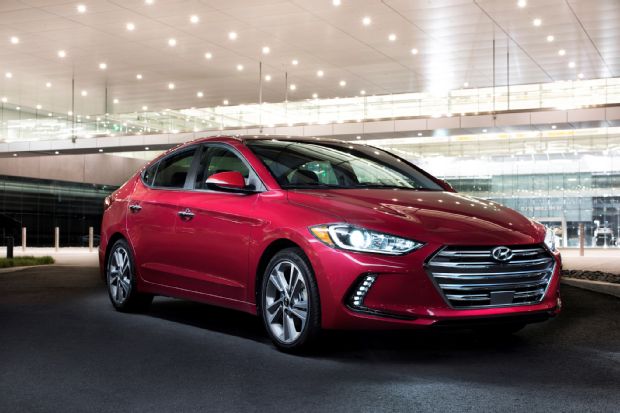2017 Hyundai Elantra Front Three Quarter 03
