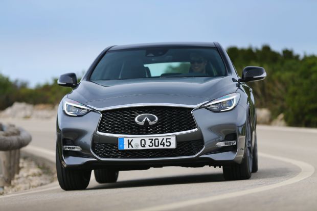 2017 Infiniti Q30 Sport Front End In Motion 06