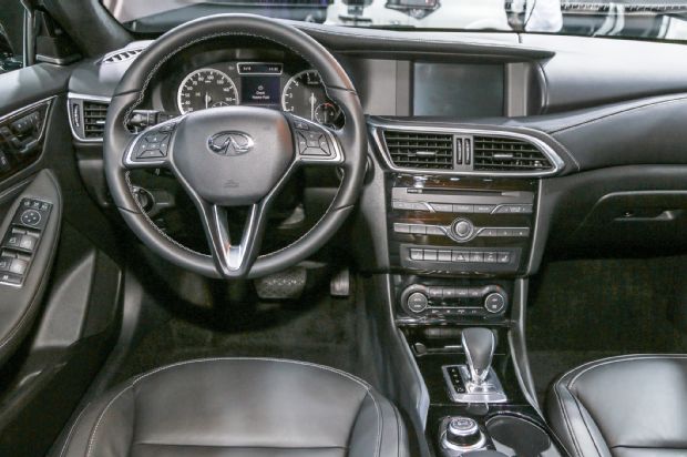 2017 Infiniti QX30 Dashboard