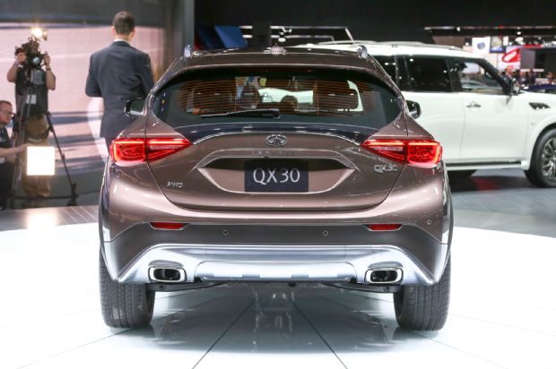 2017 Infiniti QX30 Rear End