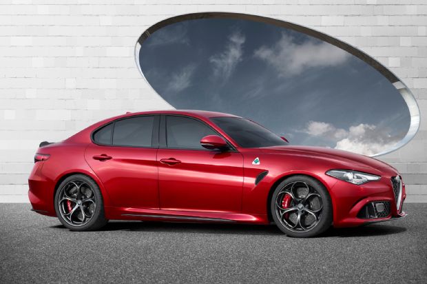 Alfa Romeo Giulia Front Three Quarter Side