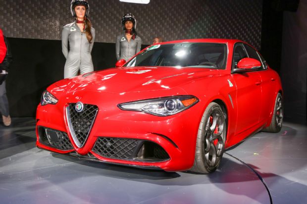 Alfa Romeo Giulia Front Three Quarters 02