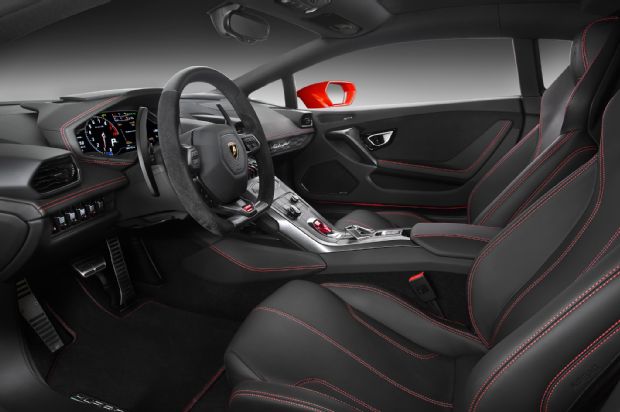 Lamborghini Huracan LP 580 2 Cabin 02