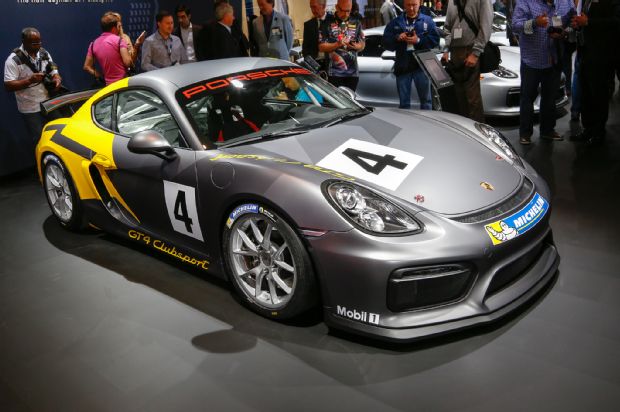 Porsche Cayman GT4 Clubsport Front Three Quarter 02