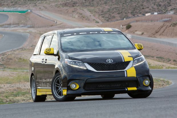 Toyota Sienna R Tuned Sema Front Three Quarters 02