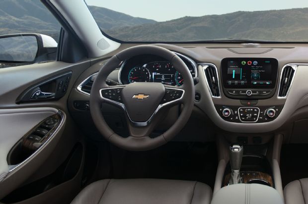 2016 Chevrolet Malibu Steering Wheel And Dashboard 01