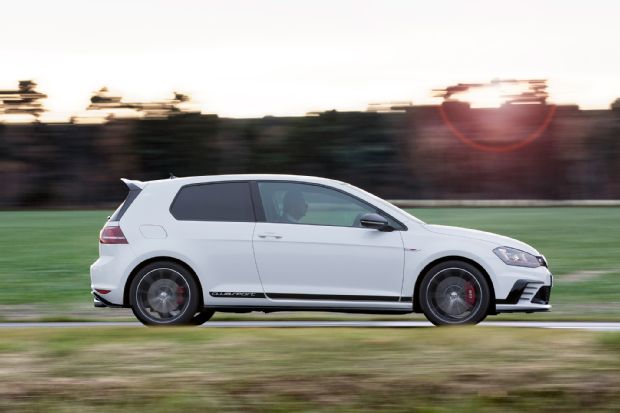 2016 Volkswagen Golf GTI Clubsport Side Profile In Motion 02