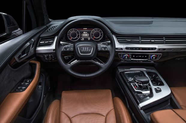 2017 Audi Q7 Steering Wheel And Dashboard