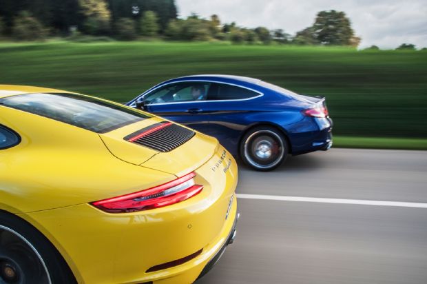 Porsche 911 Vs Mercedes AMG 49