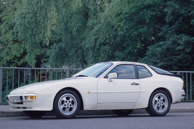1987 Porsche 944 S Profile