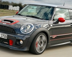 2013 Mini John Cooper Works GP: King of the Hot Hatches? – Ignition Ep. 103