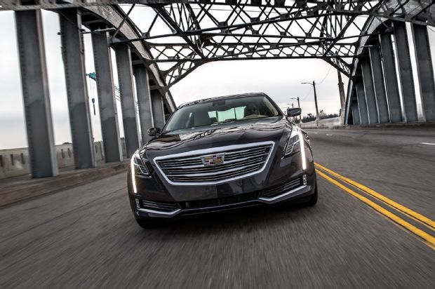2016 Cadillac CT6 Front View In Motion 01