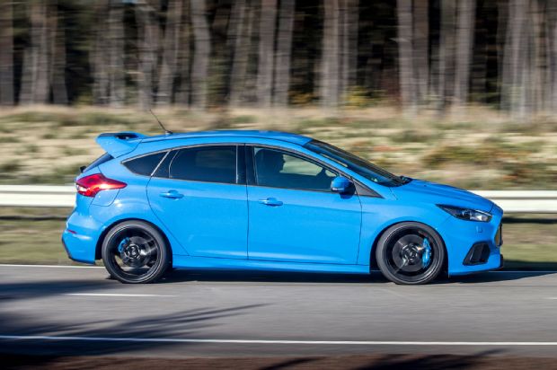 2016 Ford Focus RS Euro Spec Side Profile In Motion 03