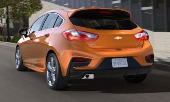 2017 Chevrolet Cruze Hatch Unveiled Ahead of Detroit Debut
