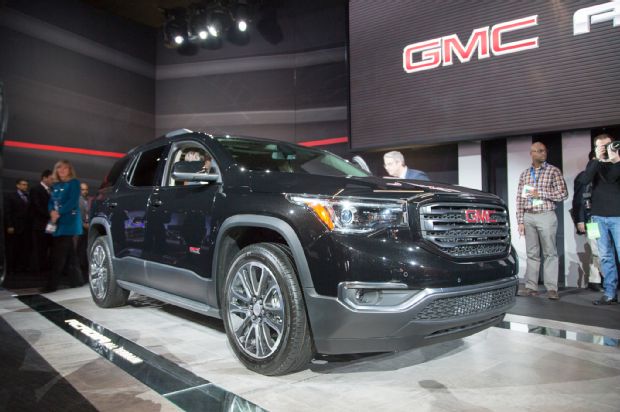 2017 GMC Acadia Front Three Quarter