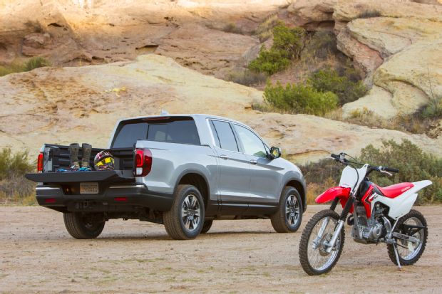 2017 Honda Ridgeline Rear Three Quarter Truck Bed