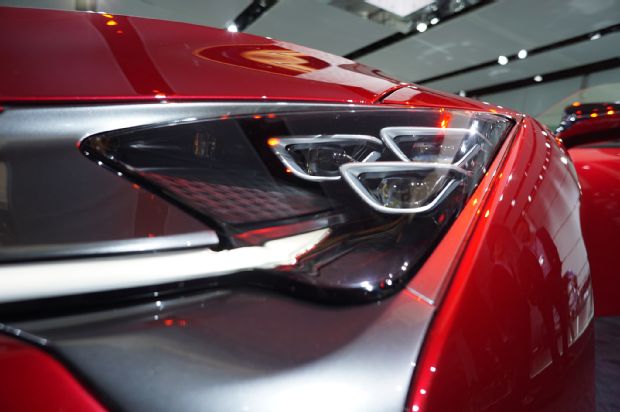 2018 Lexus Lc 500 Headlight Detail