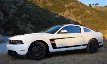 Mustang Boss 302 Sights & Sounds – Beauty, Exhaust Sounds, Fly by