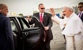 Holy Hammer Drop: The Pope’s Fiat 500L is up for Auction