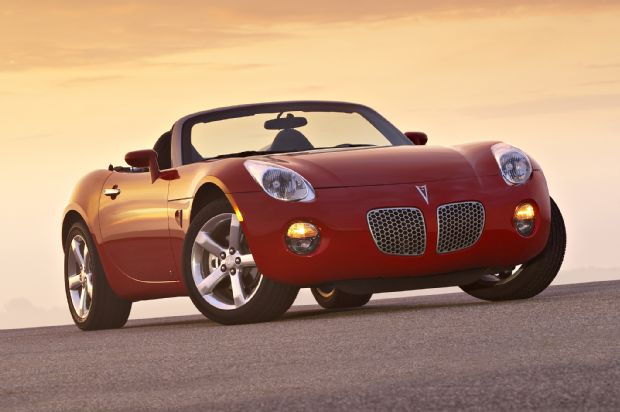2007 Pontiac Solstice Front Three Quarter