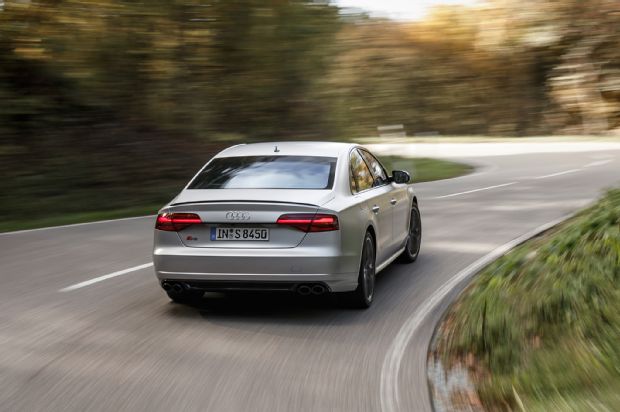 2016 Audi S8 Plus Rear End Turn