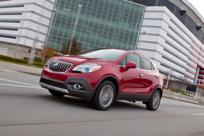 2016 Buick Encore Front Three Quarter In Motion 04