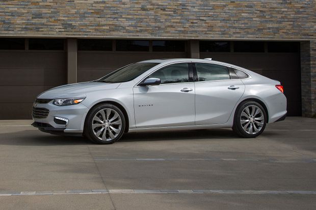 2016 Chevrolet Malibu Side Profile 01 660x438
