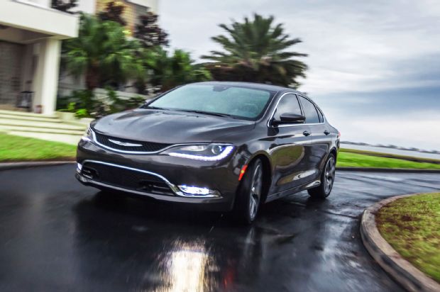 2016 Chrysler 200C Front Three Quarter In Motion 11
