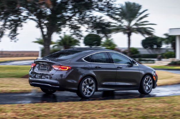 2016 Chrysler 200C Rear Three Quarter In Motion 05