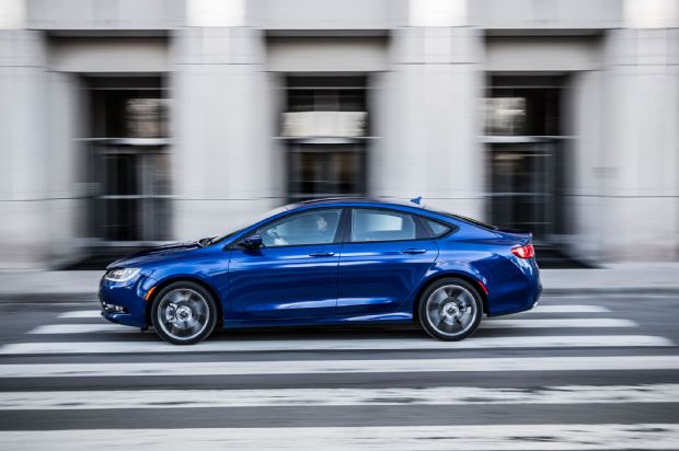 2016 Chrysler 200C Side Profile In Motion 04