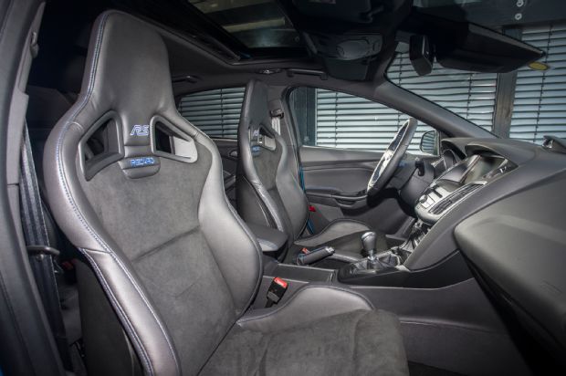 2016 Ford Focus RS Front Interior Seats 02