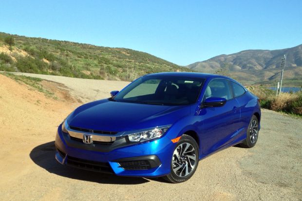 2016 Honda Civic Coupe LX Manual Front Three Quarters
