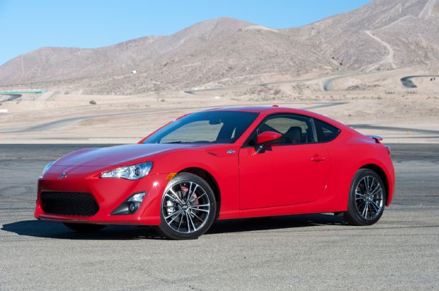 2016 Scion FR S Front Three Quarter 02