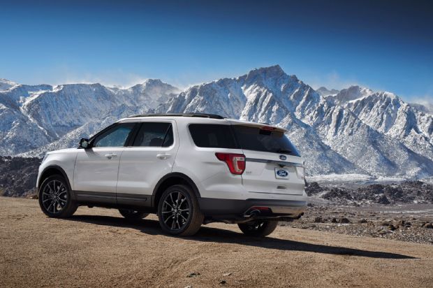 2017 Ford Explorer Xlt Sport Left Rear Angle