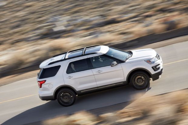 2017 Ford Explorer Xlt Sport Right Side Driving