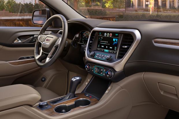 2017 GMC Acadia Denali Interior 31 660x438