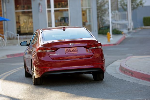 2017 Hyundai Elantra Rear End In Motion