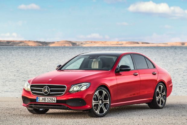 2017 Mercedes Benz E Class Front Three Quarter 02