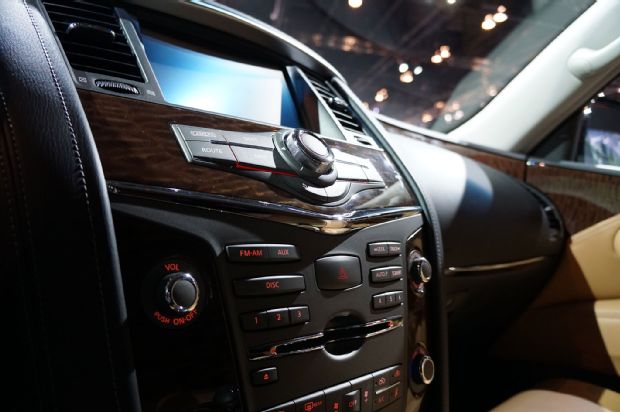 2017 Nissan Armada Platinum Center Stack