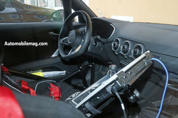Audi TT RS Spyshot Interior