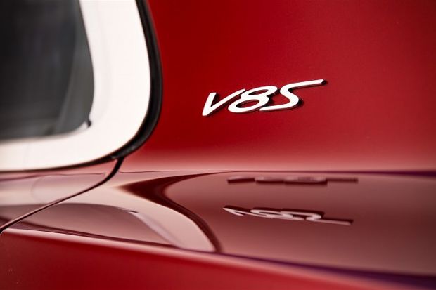 Bentley Flying Spur V8 S Badge 660x438