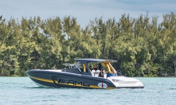 Riding in Mercedes-AMG's 2,200-HP Super Boat