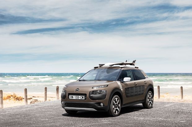 Citroen C4 Cactus Rip Curl Special Edition Front Three Quarters 03